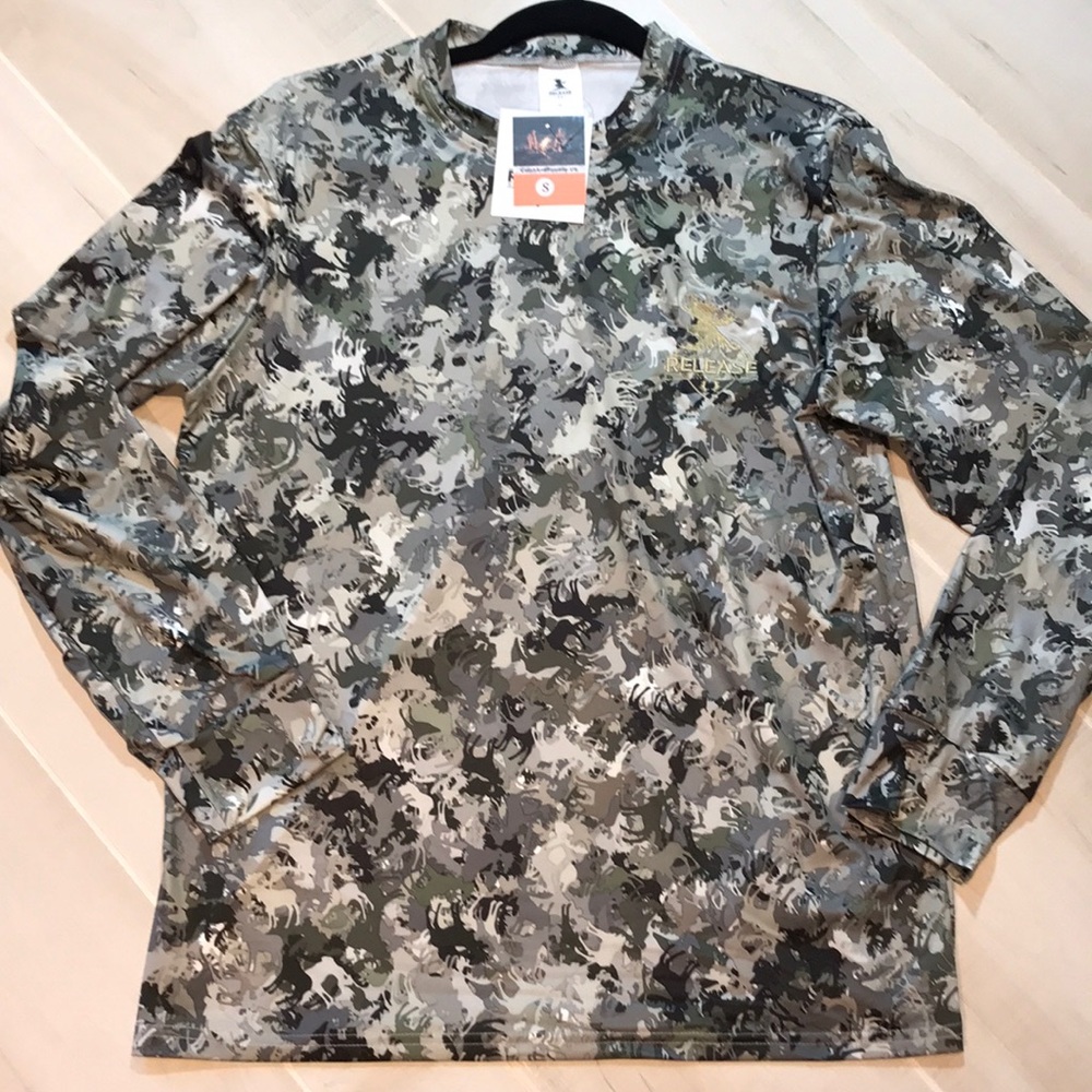 MENS LONG SLEEVE CAMO TEE